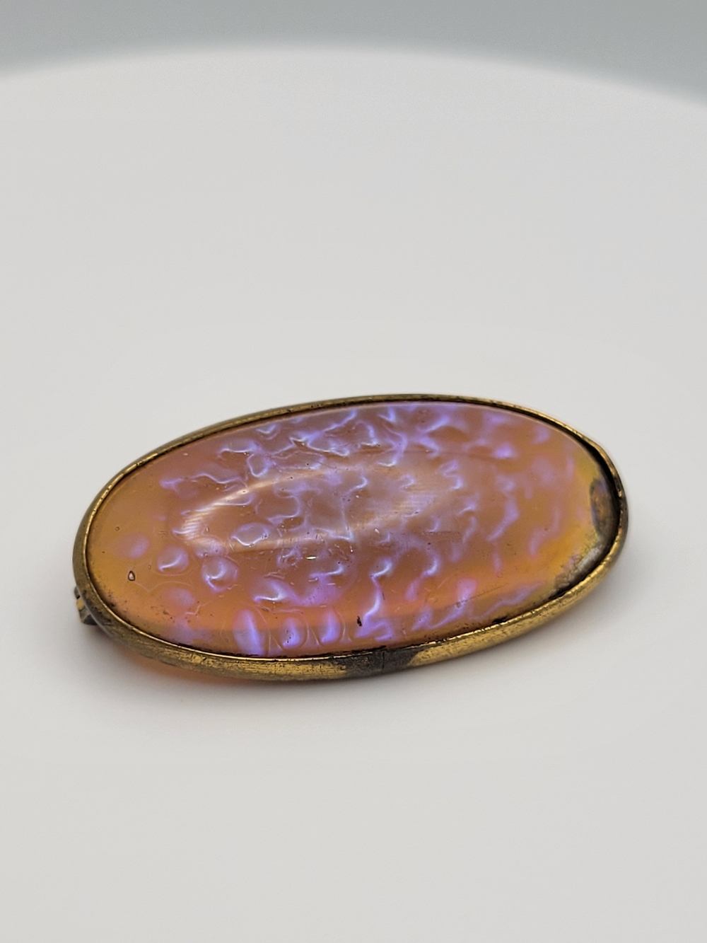 Vintage Czech Art Deco Dragon’s Breath Glass Oval Brooch in Brass Bezel